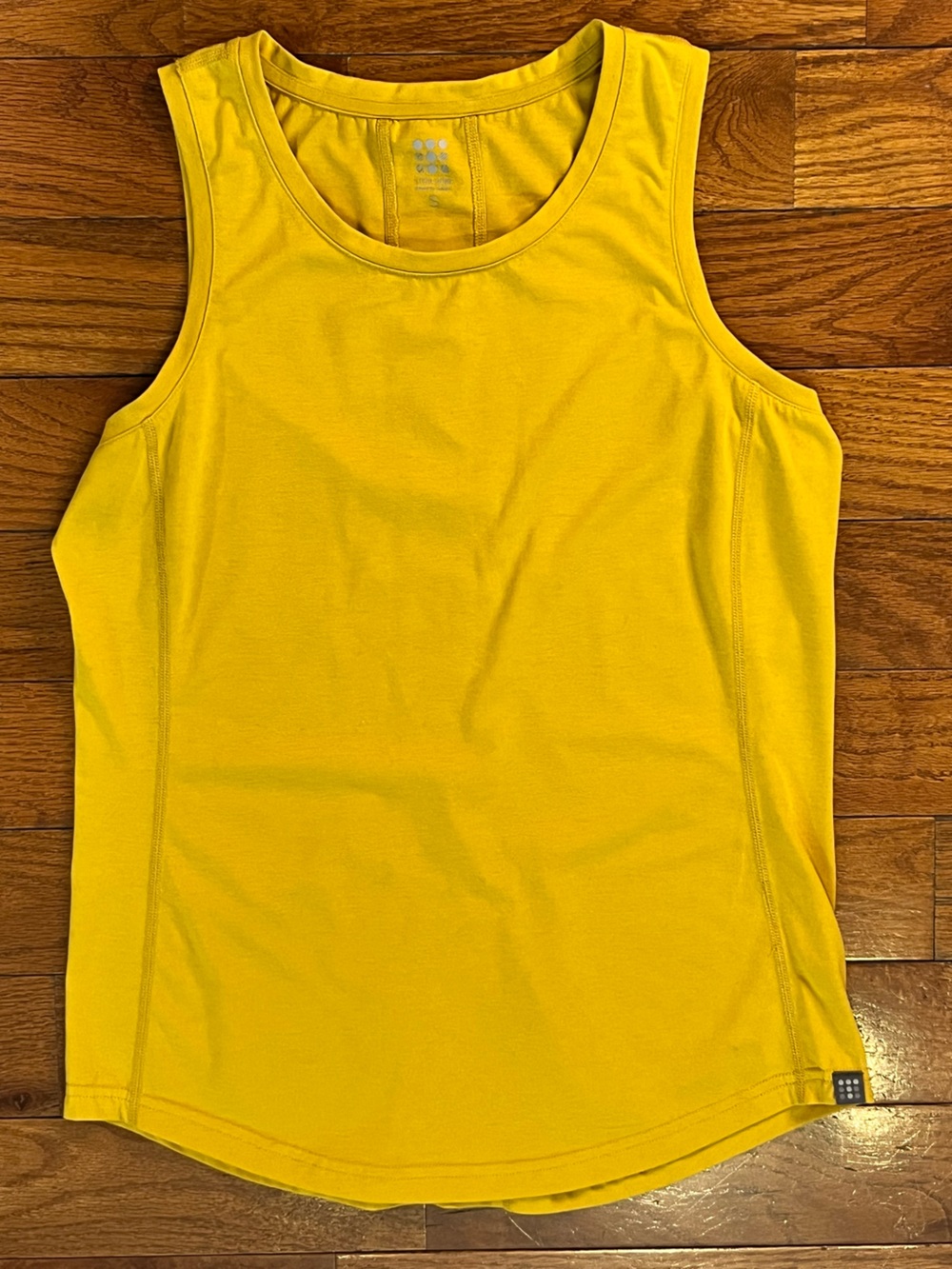 Title Nine Mustard Yellow Athletic Tank Top Women’s Small Workout Yoga Stretch
